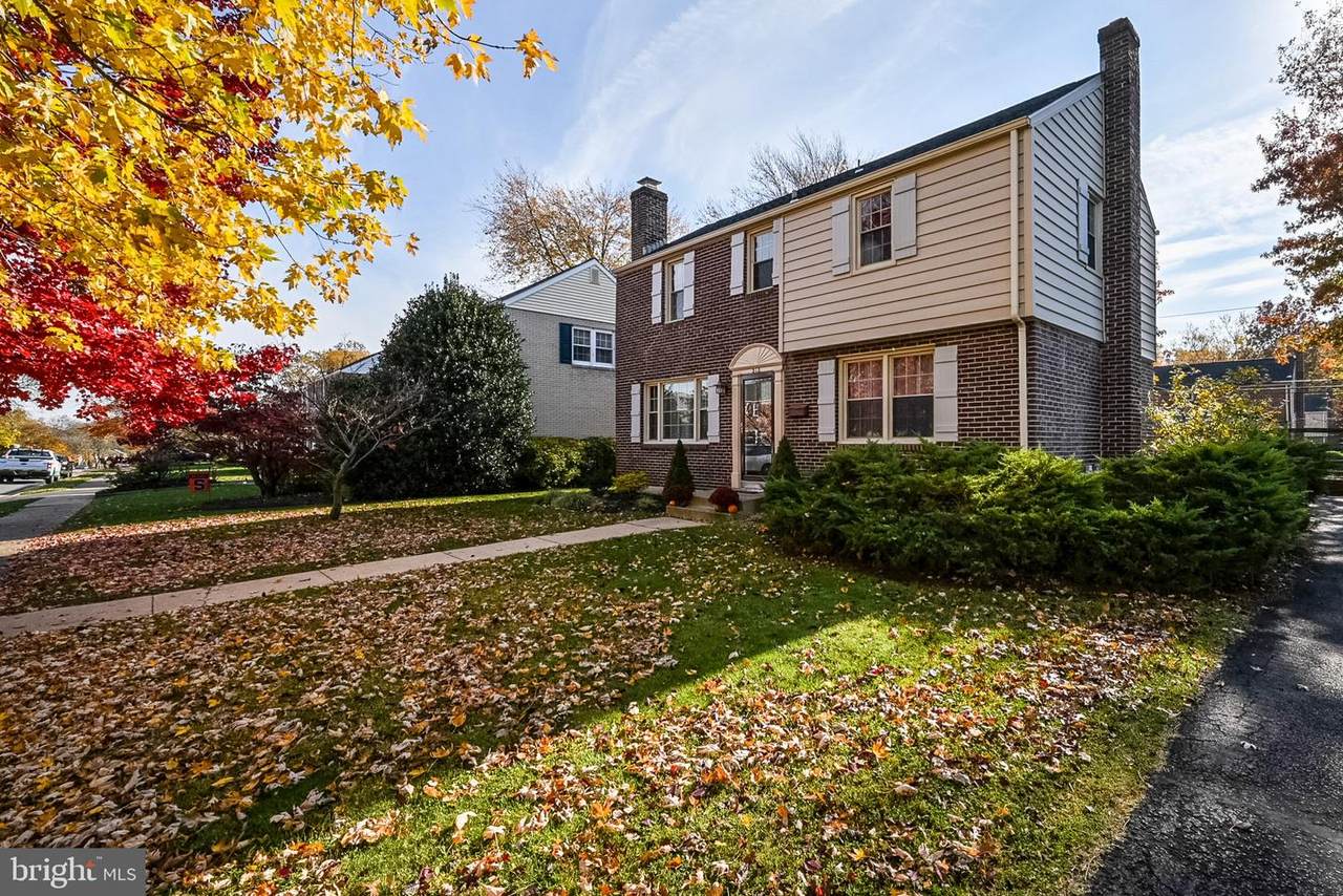 210 Plymouth Road - Photo 1