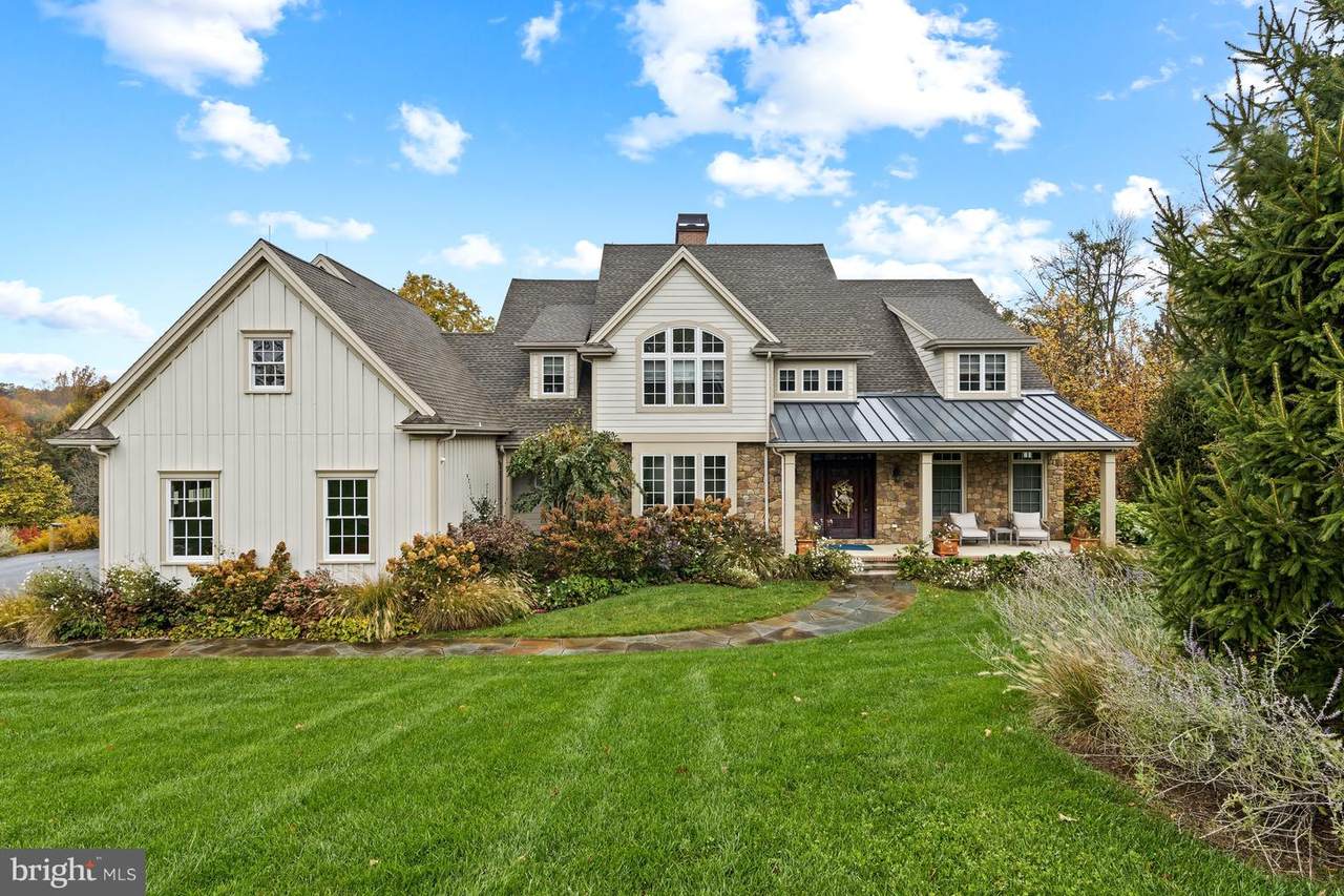 204 Arrowwood Lane - Photo 1