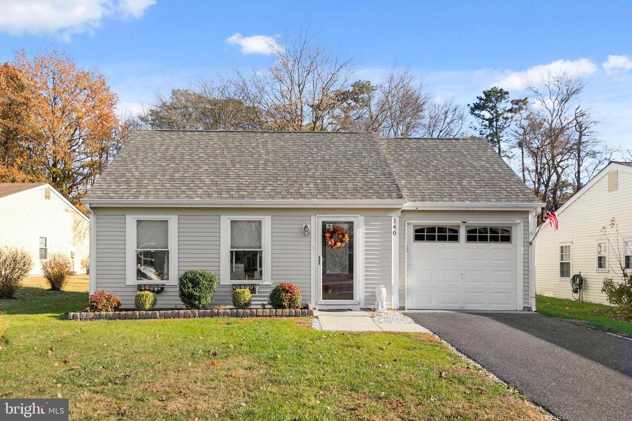 140 Huntington Drive - Photo 1