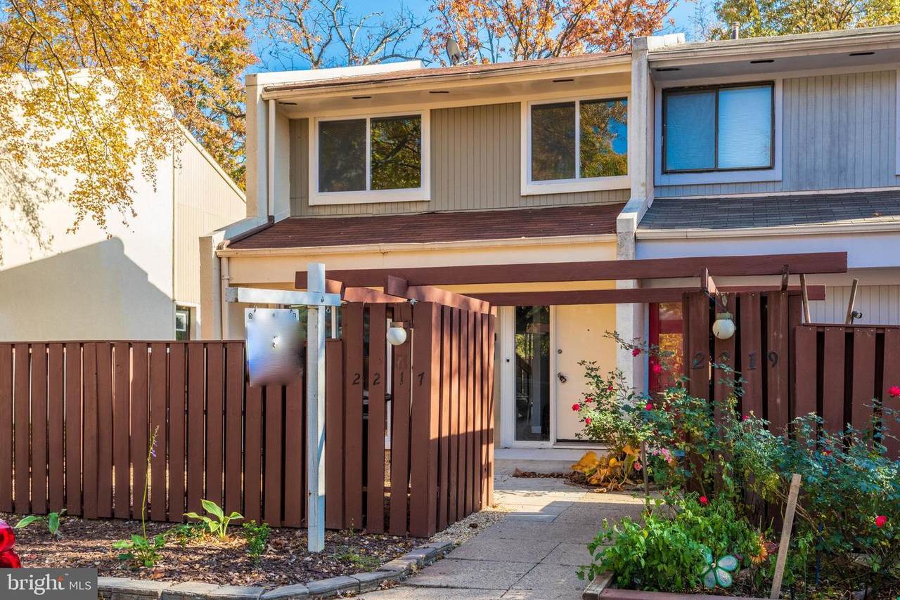 2217 Southgate Square - Photo 1