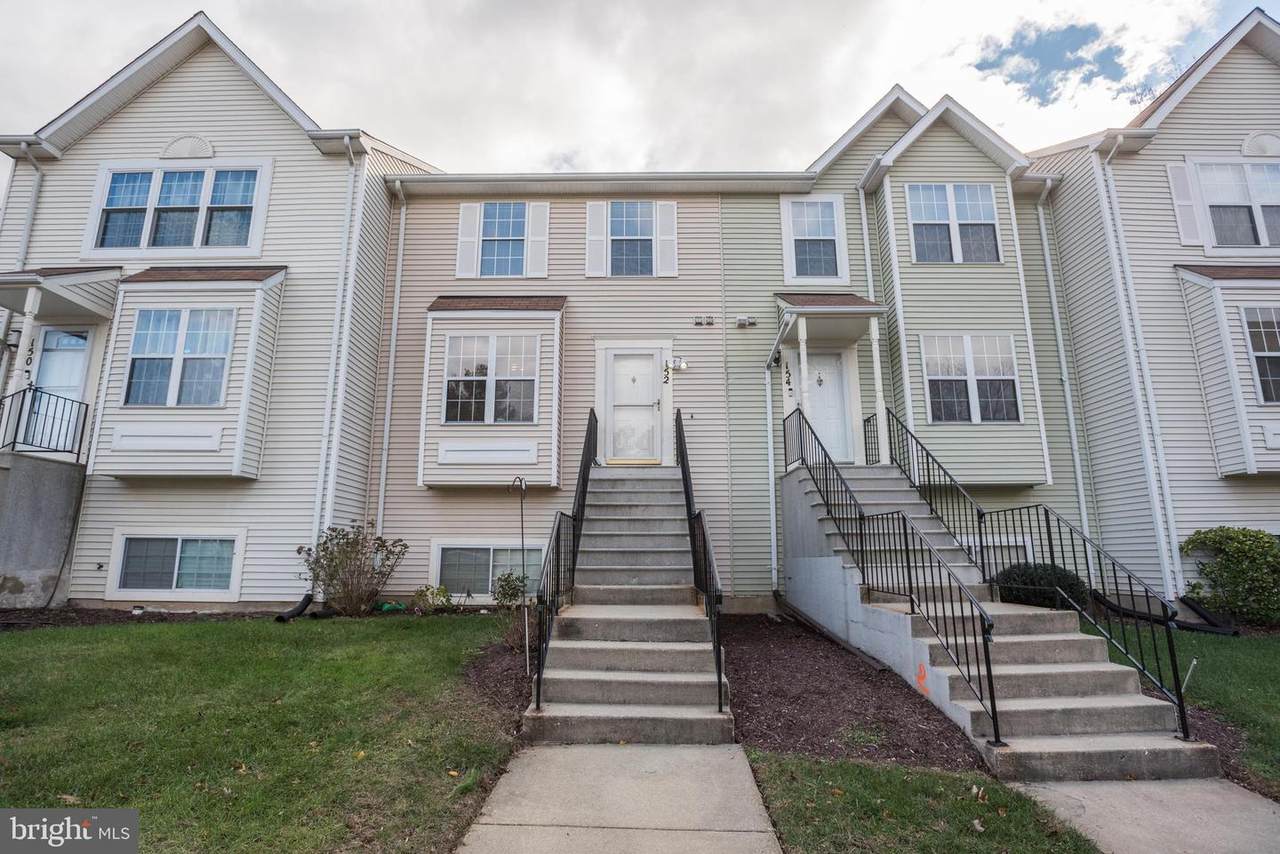 152 Firethorn Court - Photo 1