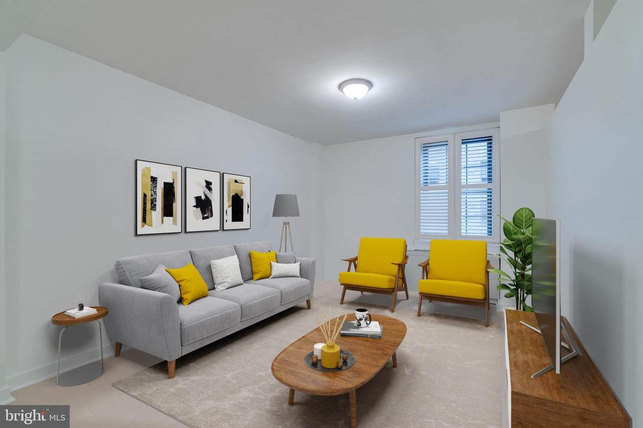 219 18TH Street - Photo 1