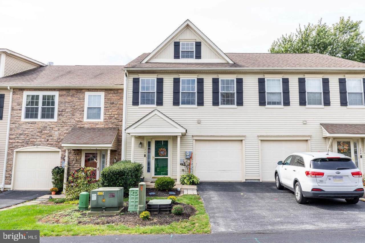 126 Red Oak Court - Photo 1