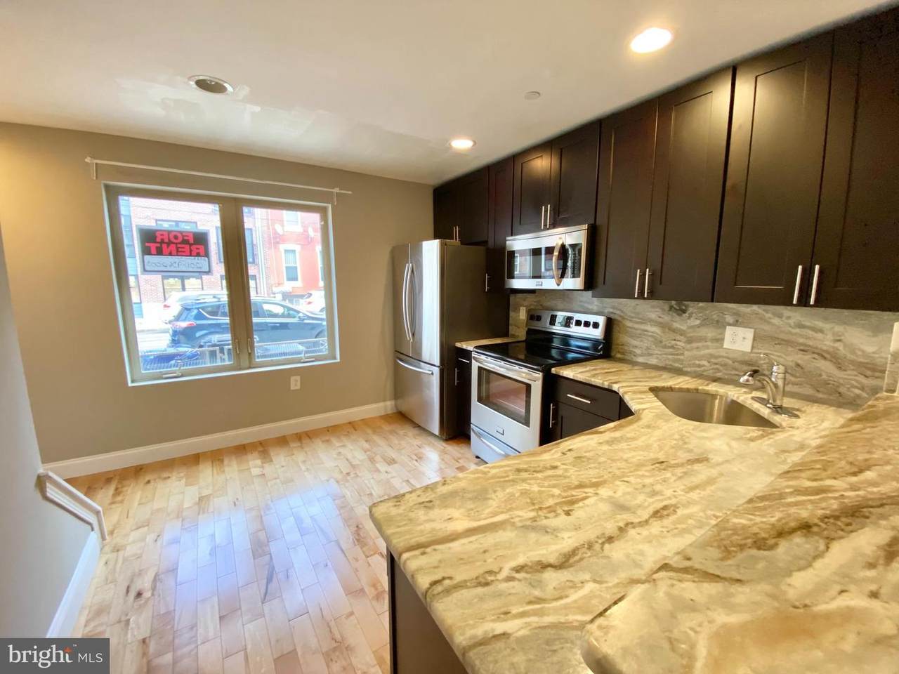426 40TH Street - Photo 1