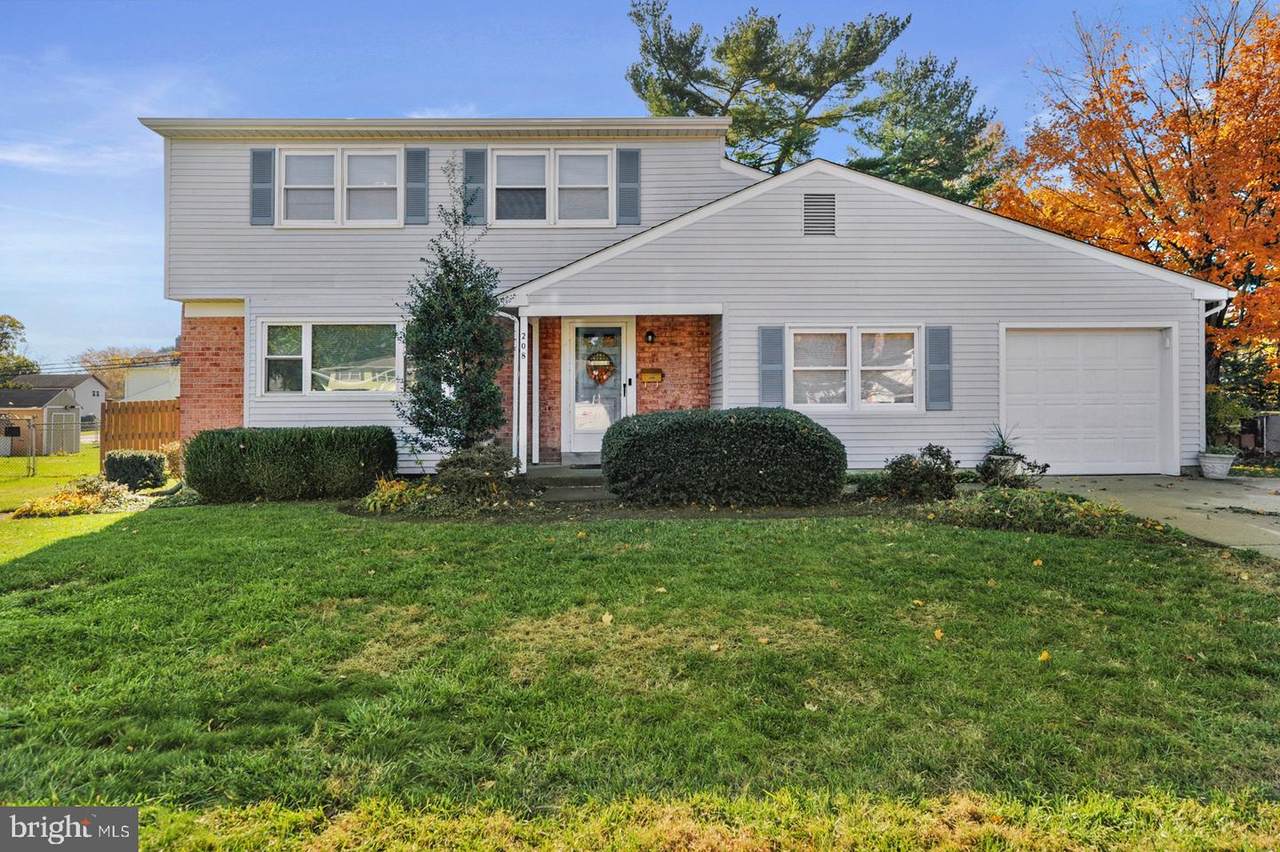 208 Winterberry Drive - Photo 1