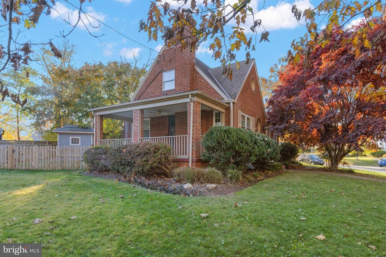 10517 Lorain Avenue - Photo 1