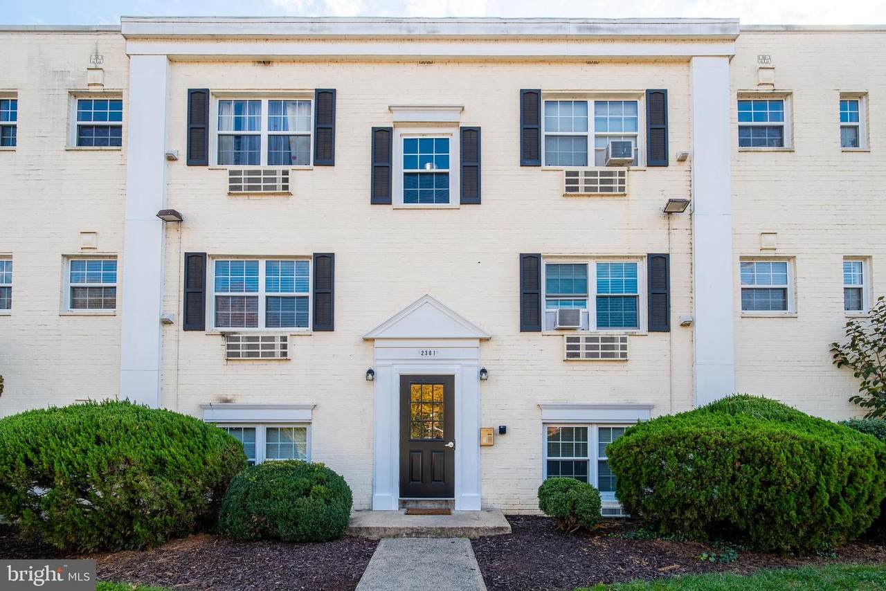 2301 Farrington Avenue - Photo 1