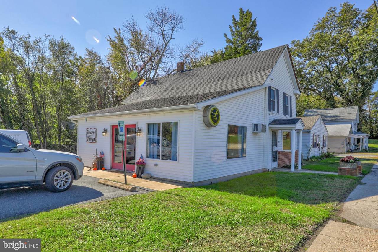 300-302 Cedar Street - Photo 1