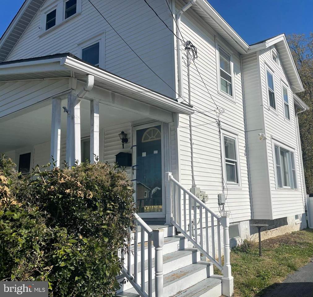 231 4TH Street - Photo 1