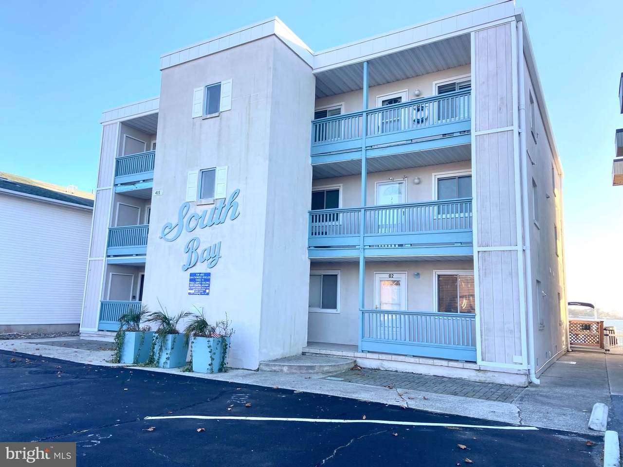 411 Bayshore Drive - Photo 1