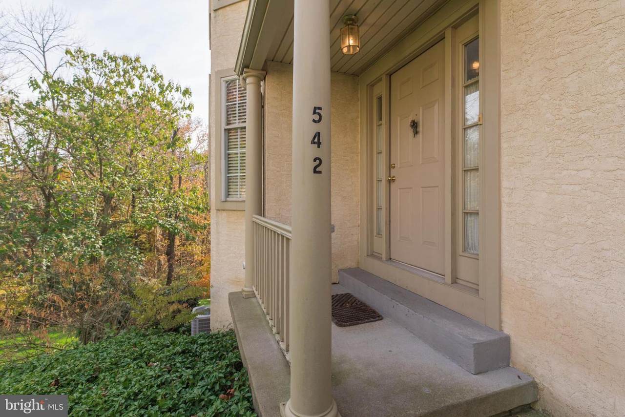 542 Red Oak Drive - Photo 1
