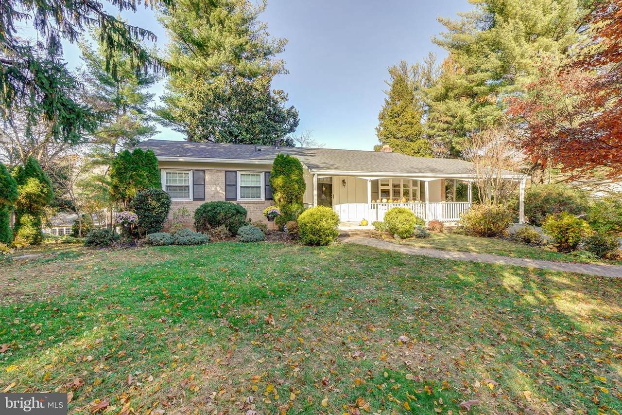 1375 Canterbury Way - Photo 1