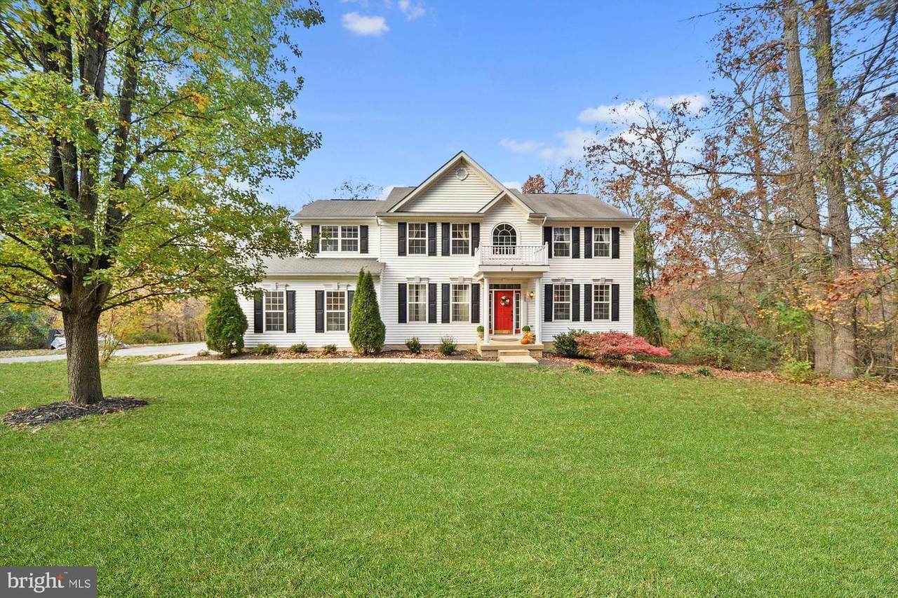 798 Railway Drive - Photo 1