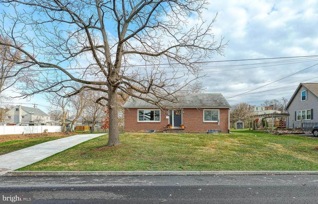 268 Carlisle Avenue - Photo 1