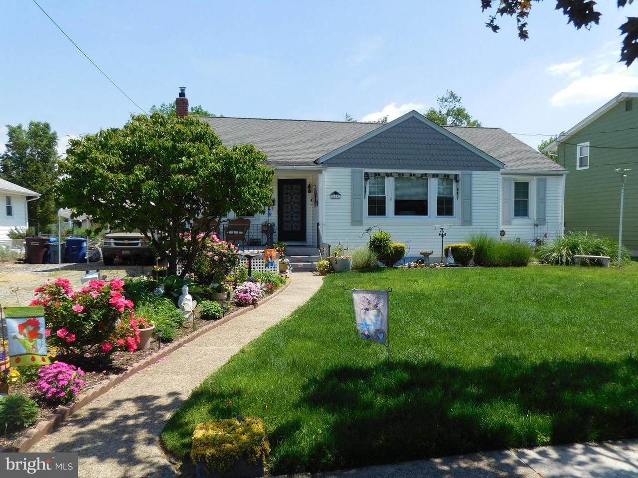 415 Lippincott Avenue - Photo 1