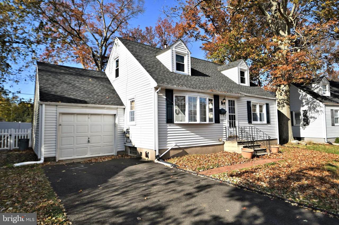 660 Osborne Avenue - Photo 1
