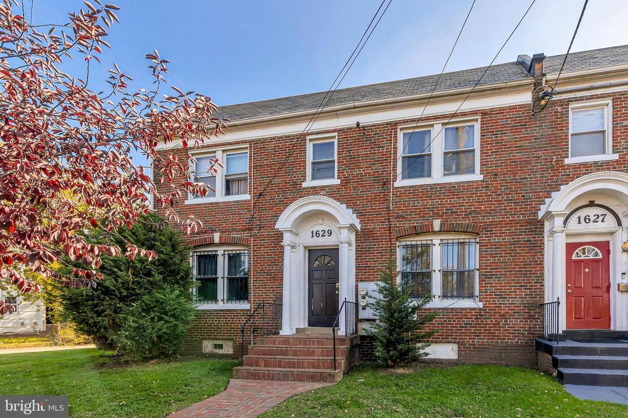 1629 Fairlawn Avenue - Photo 1