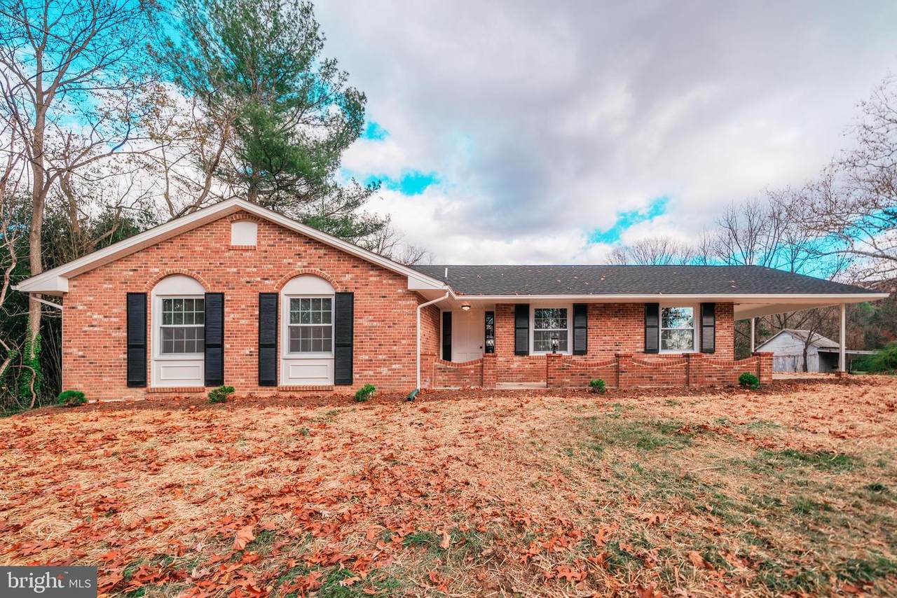 1649 Lakeview Drive - Photo 1