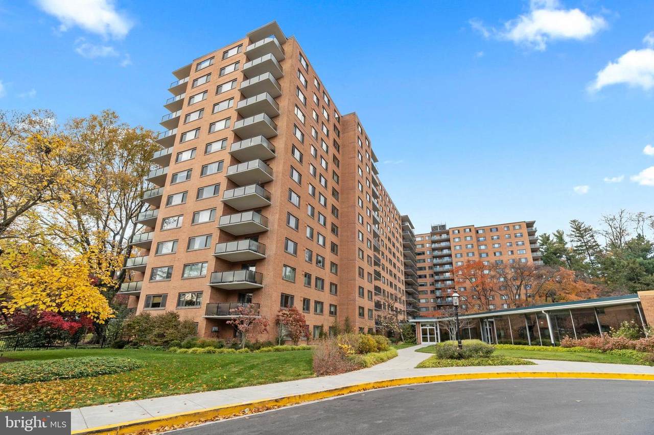 4201 Cathedral Avenue - Photo 1
