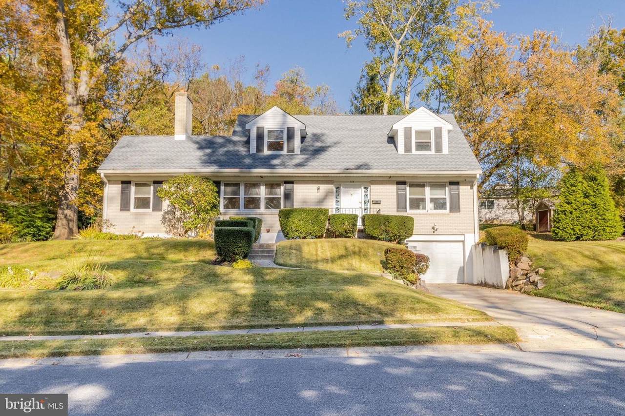 504 Windsor Drive - Photo 1