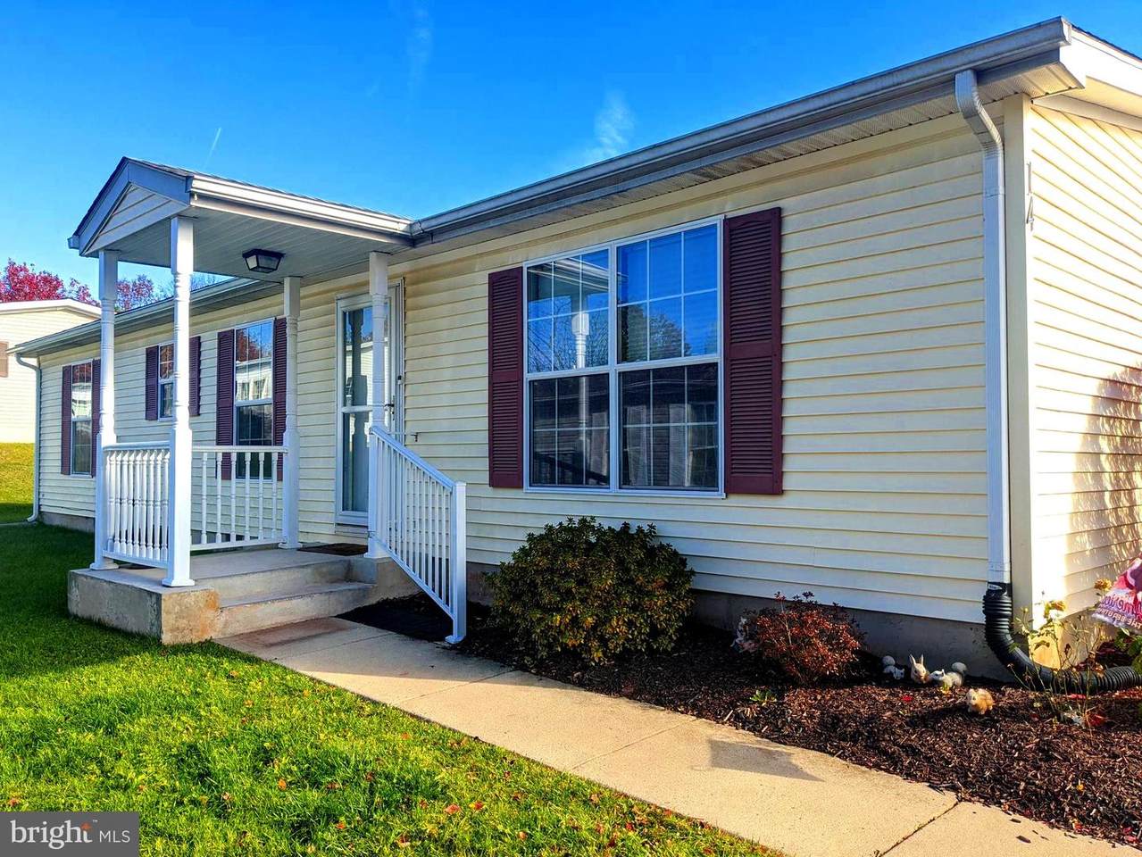 14 Longwood Ct W - Photo 1