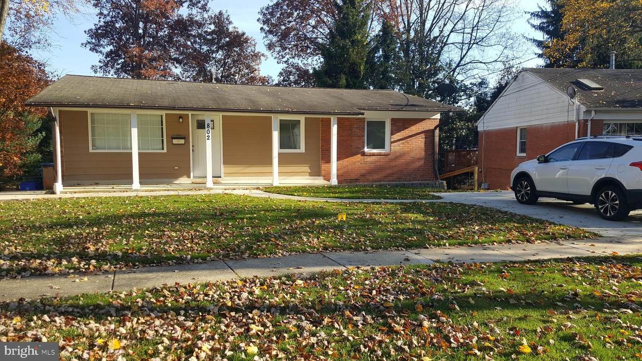 802 Caddington Avenue - Photo 1