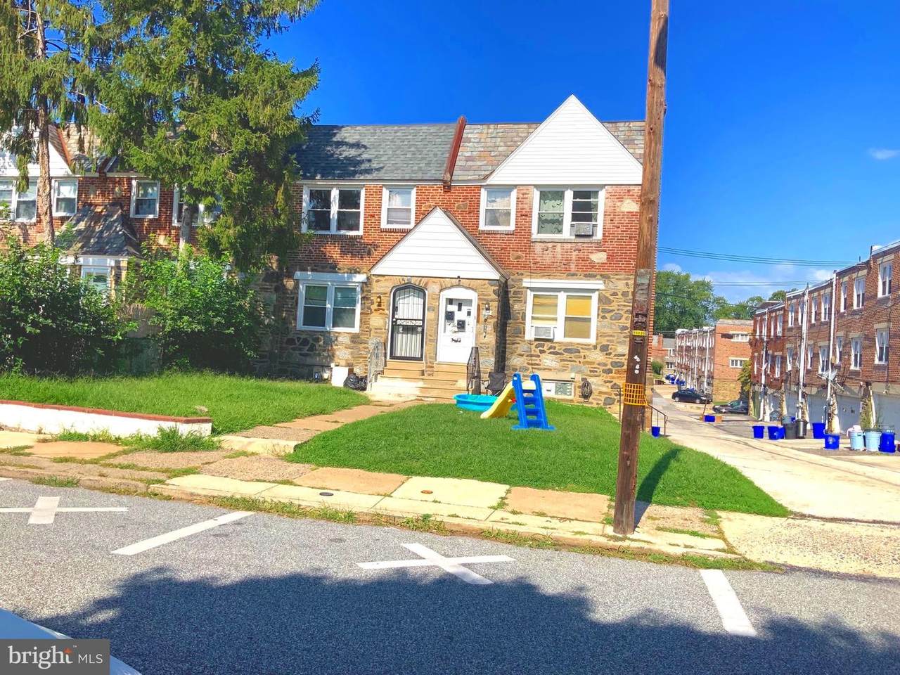 828 Derwyn Road - Photo 1