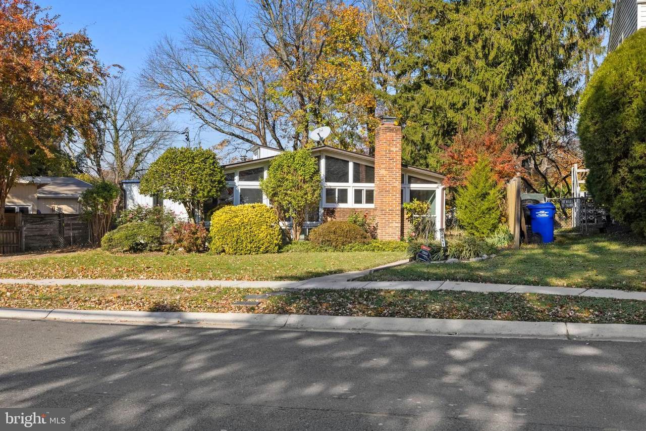 2611 Henderson Avenue - Photo 1
