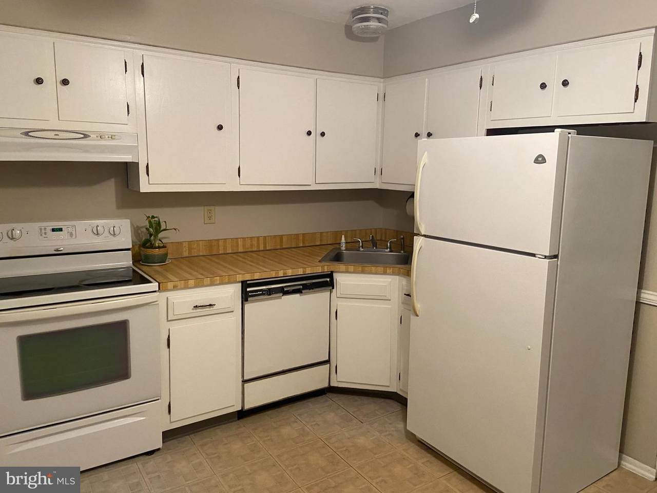 510 Silver Court - Photo 1