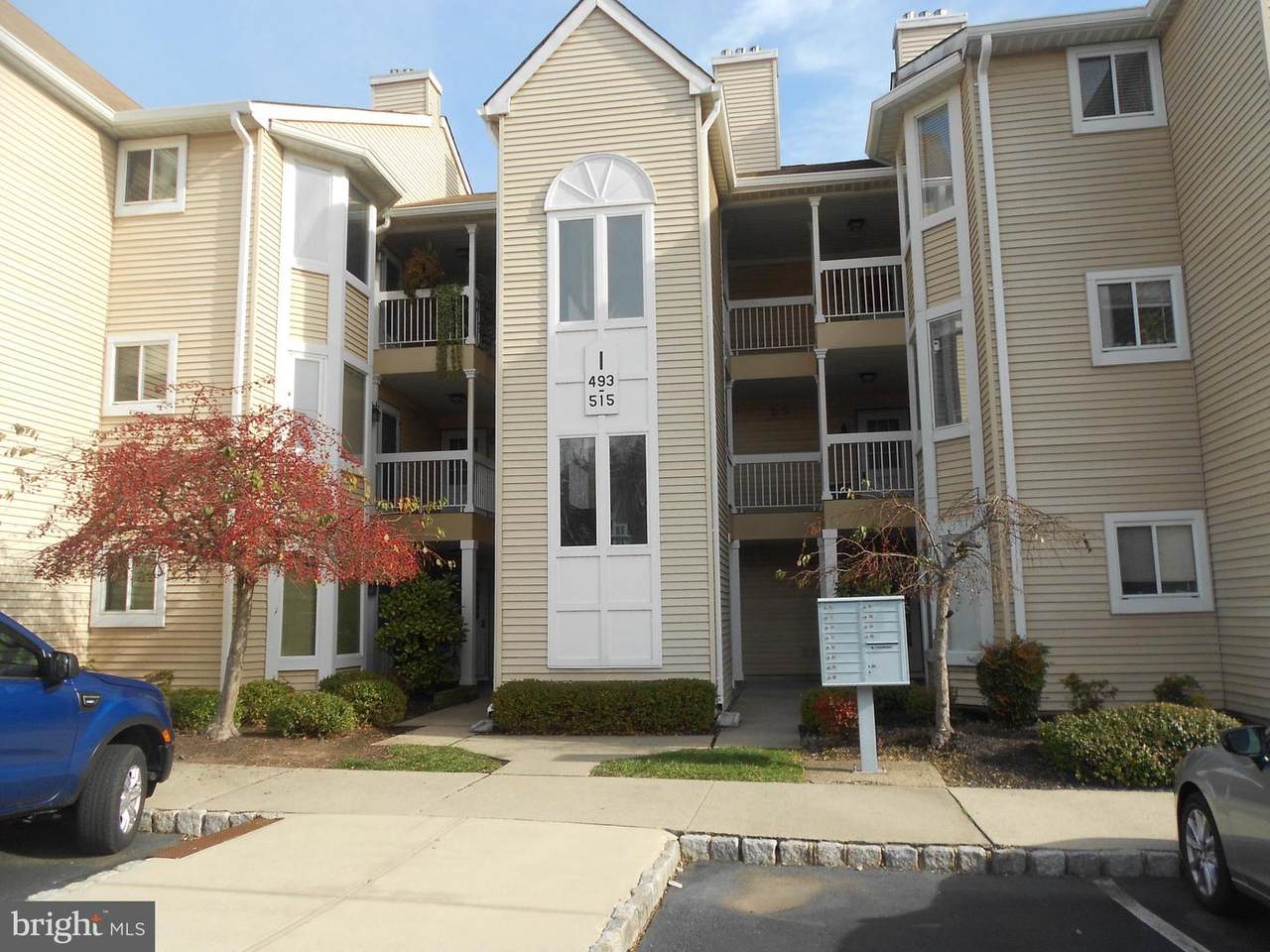501 Silvia Street - Photo 1