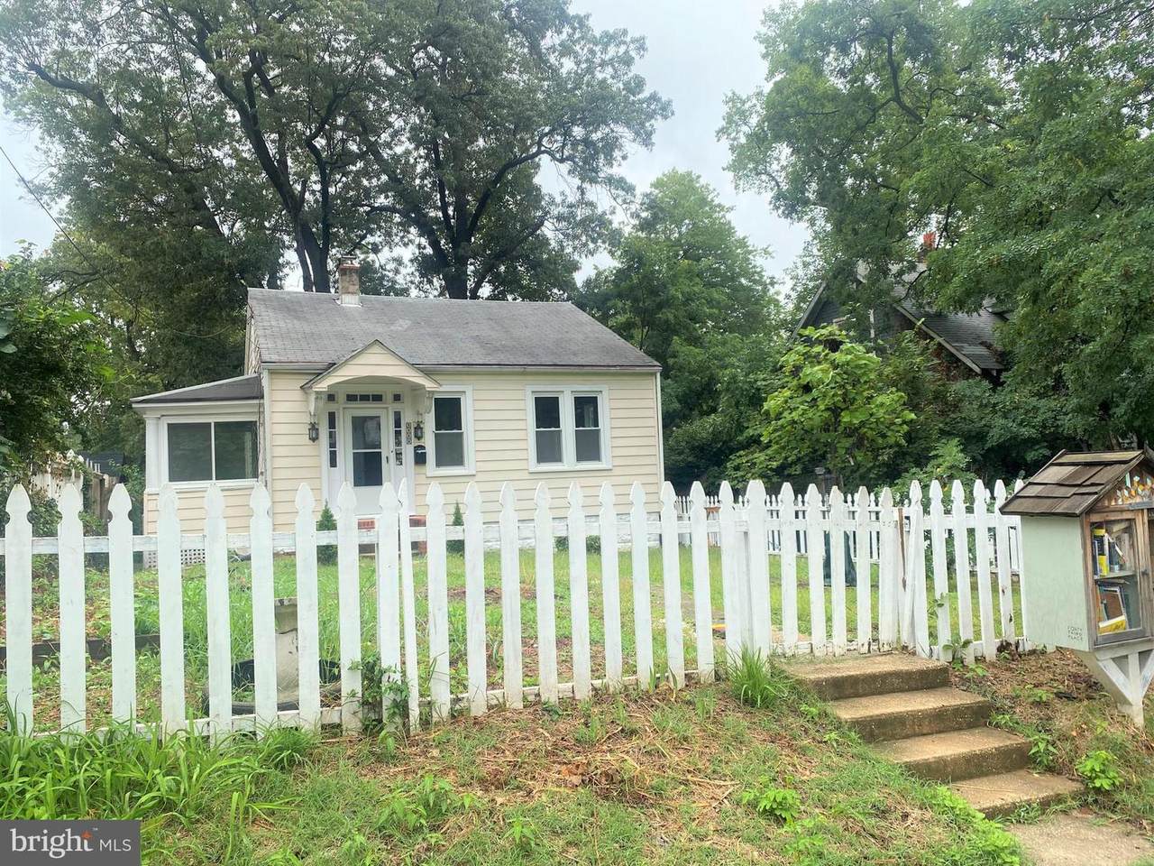 3920 Nicholson Street - Photo 1
