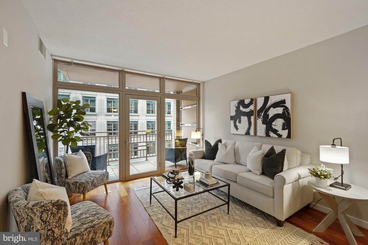 888 Quincy Street - Photo 1