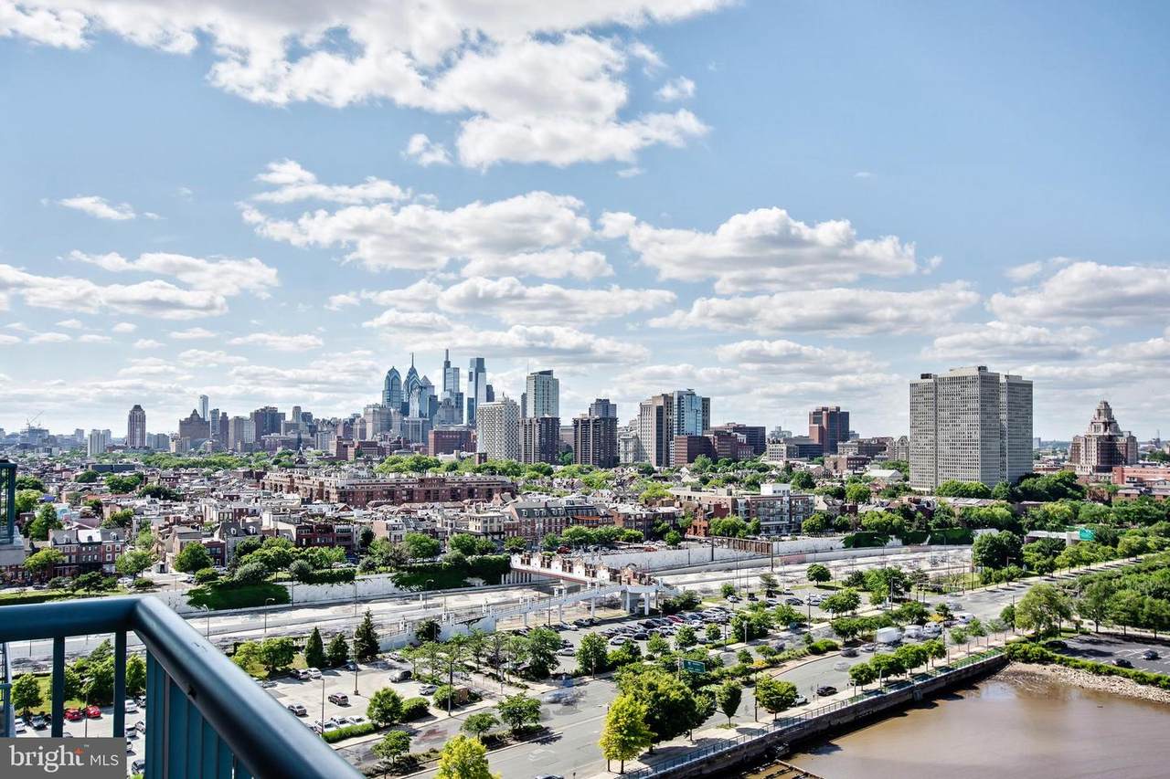 717 Columbus Boulevard - Photo 1