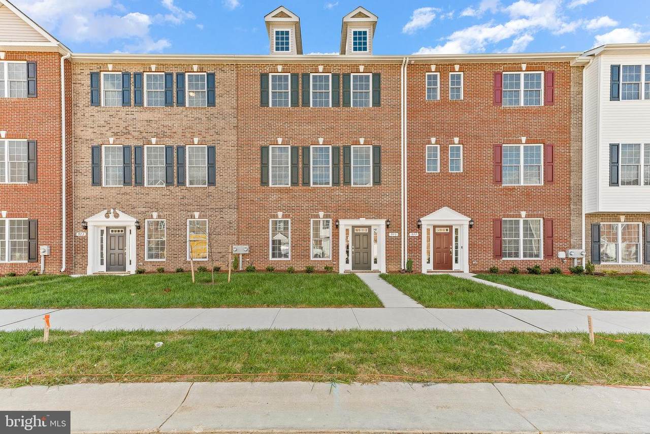 975 Rye Drive - Photo 1