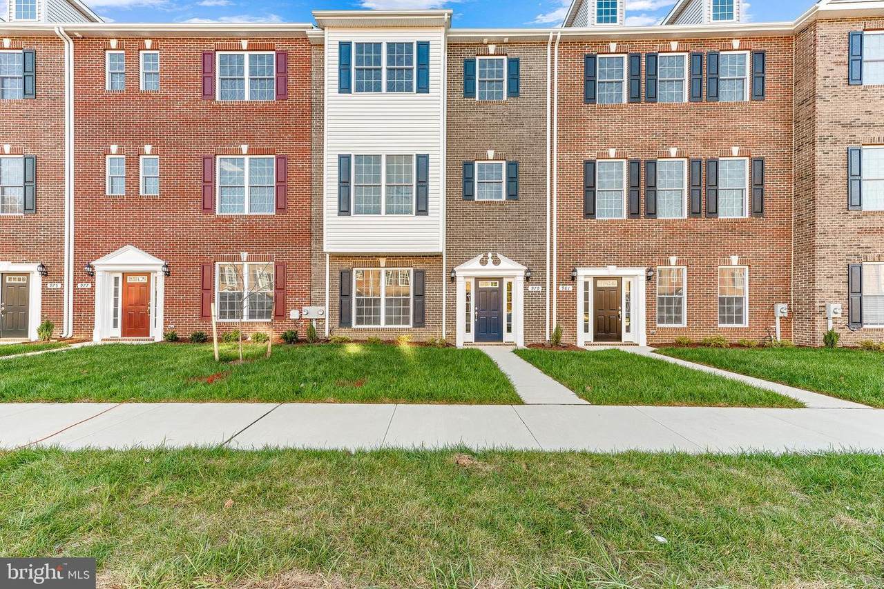 979 Rye Drive - Photo 1