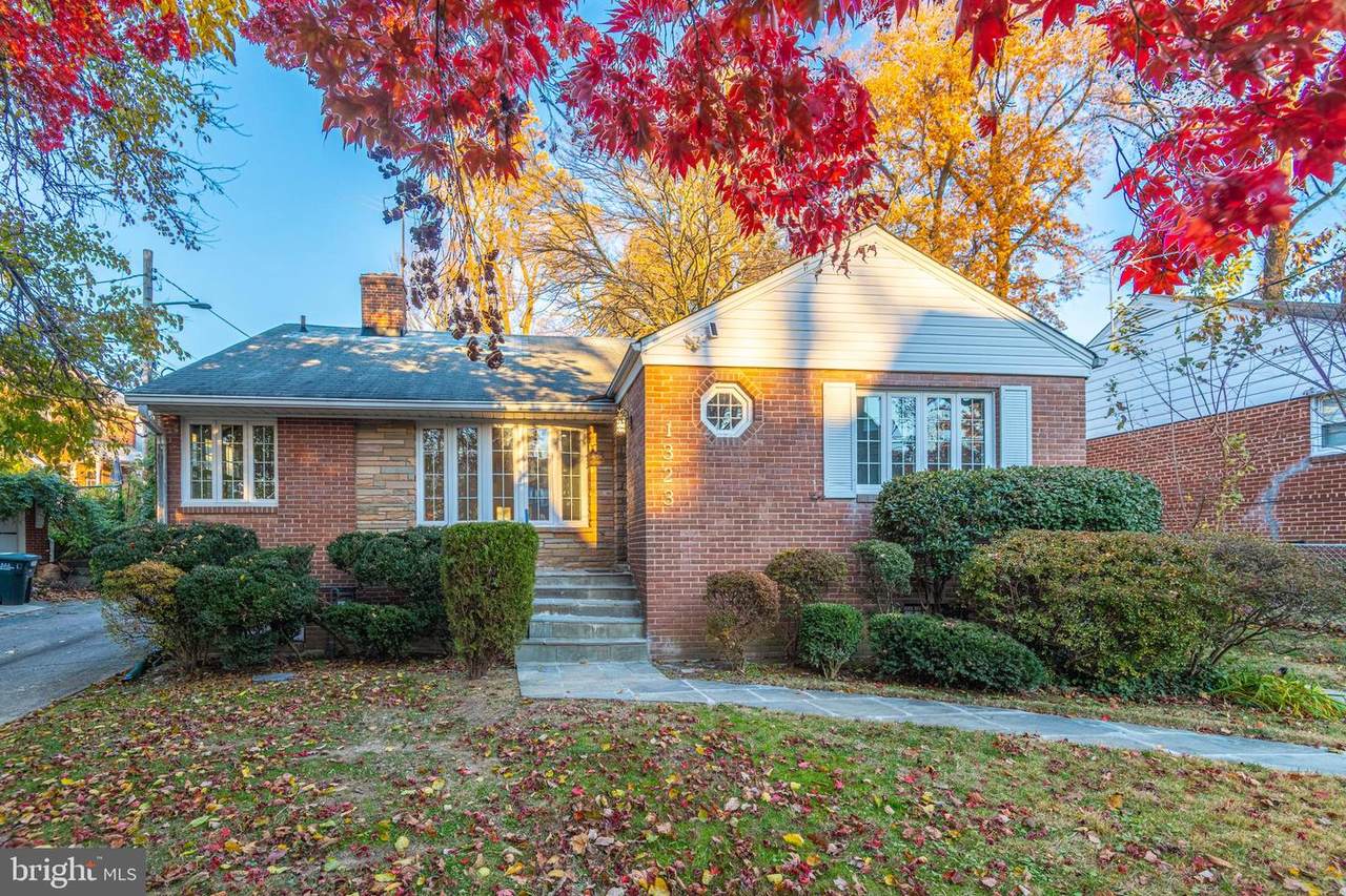 1323 Fernway Road - Photo 1