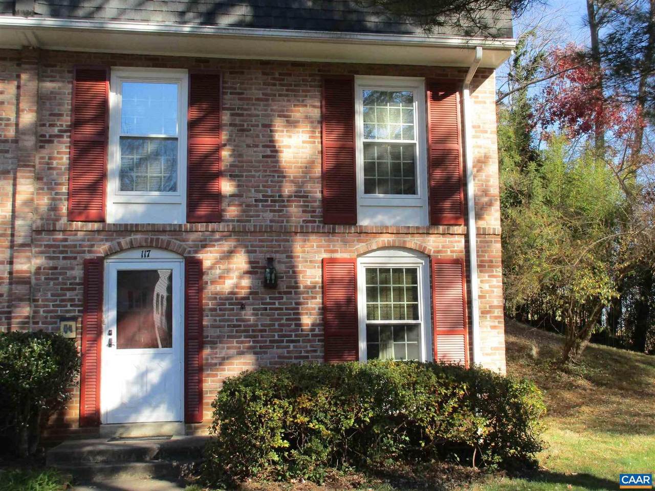 117 Scarborough Pl - Photo 1