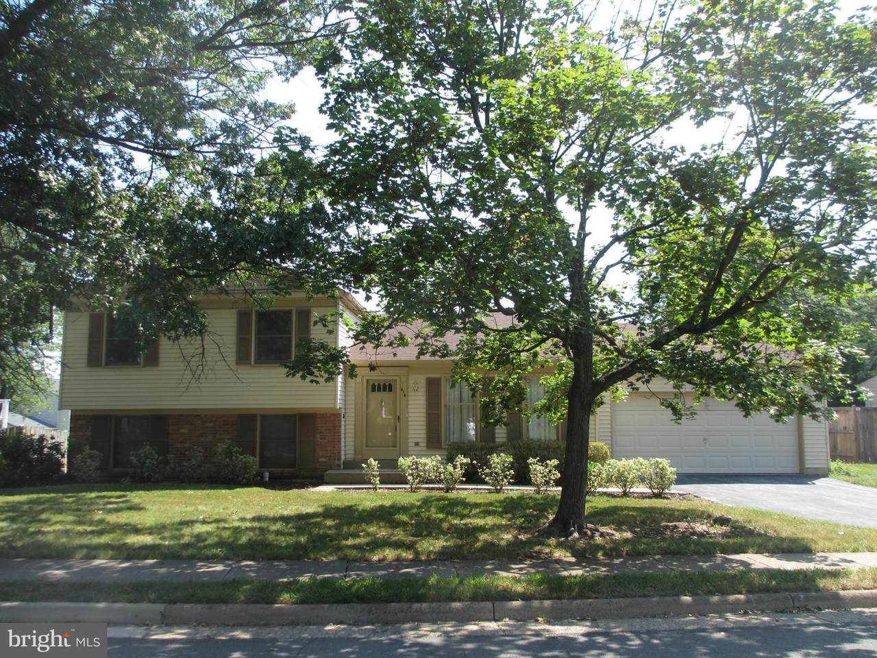 618 Merlins Lane - Photo 1