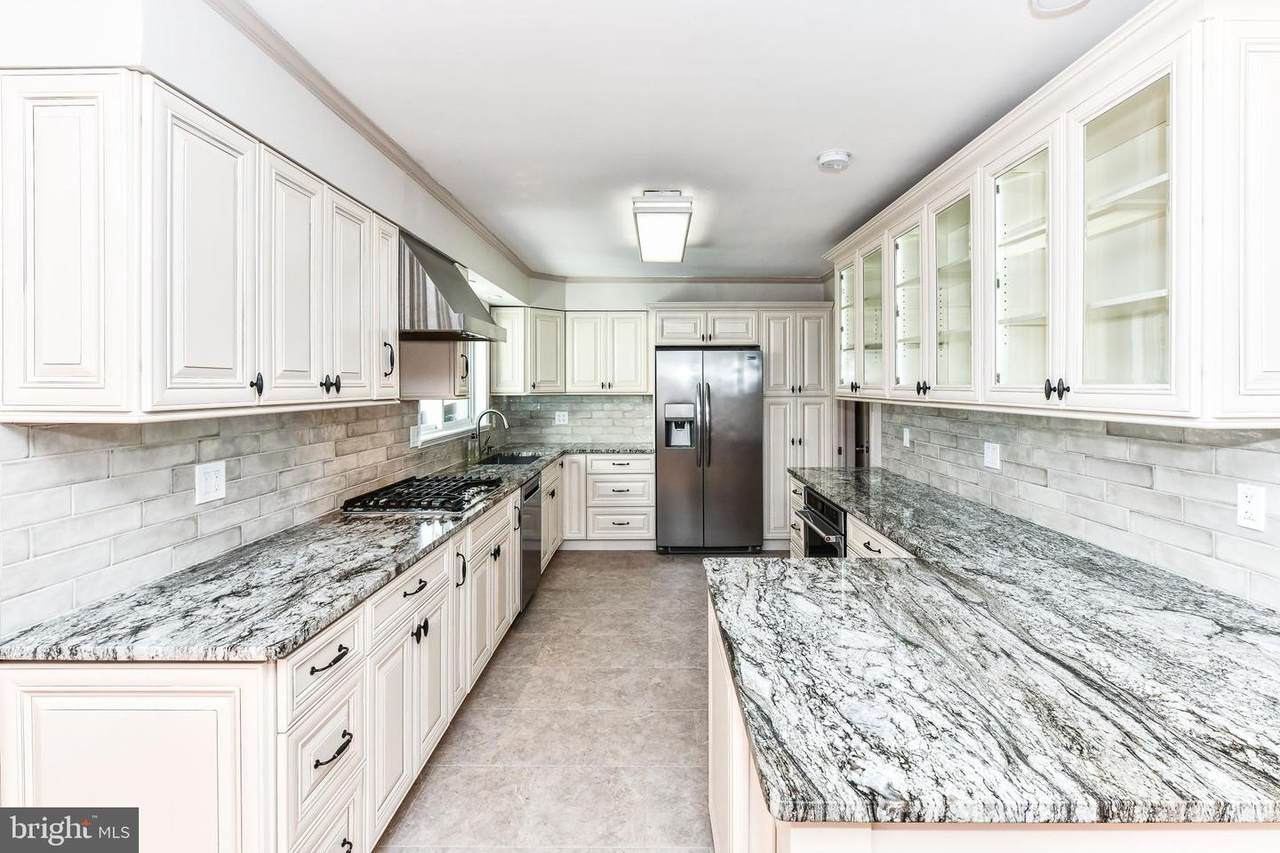 306 Columbia Street - Photo 1