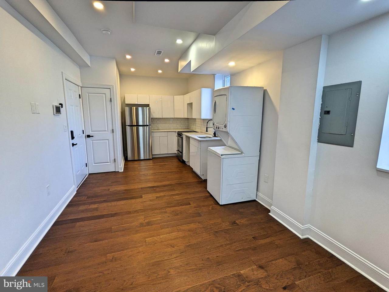 835-837 Corinthian Avenue - Photo 1