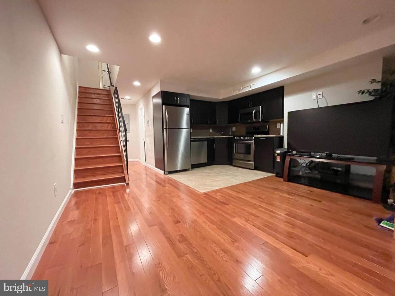 907 13TH Street - Photo 1