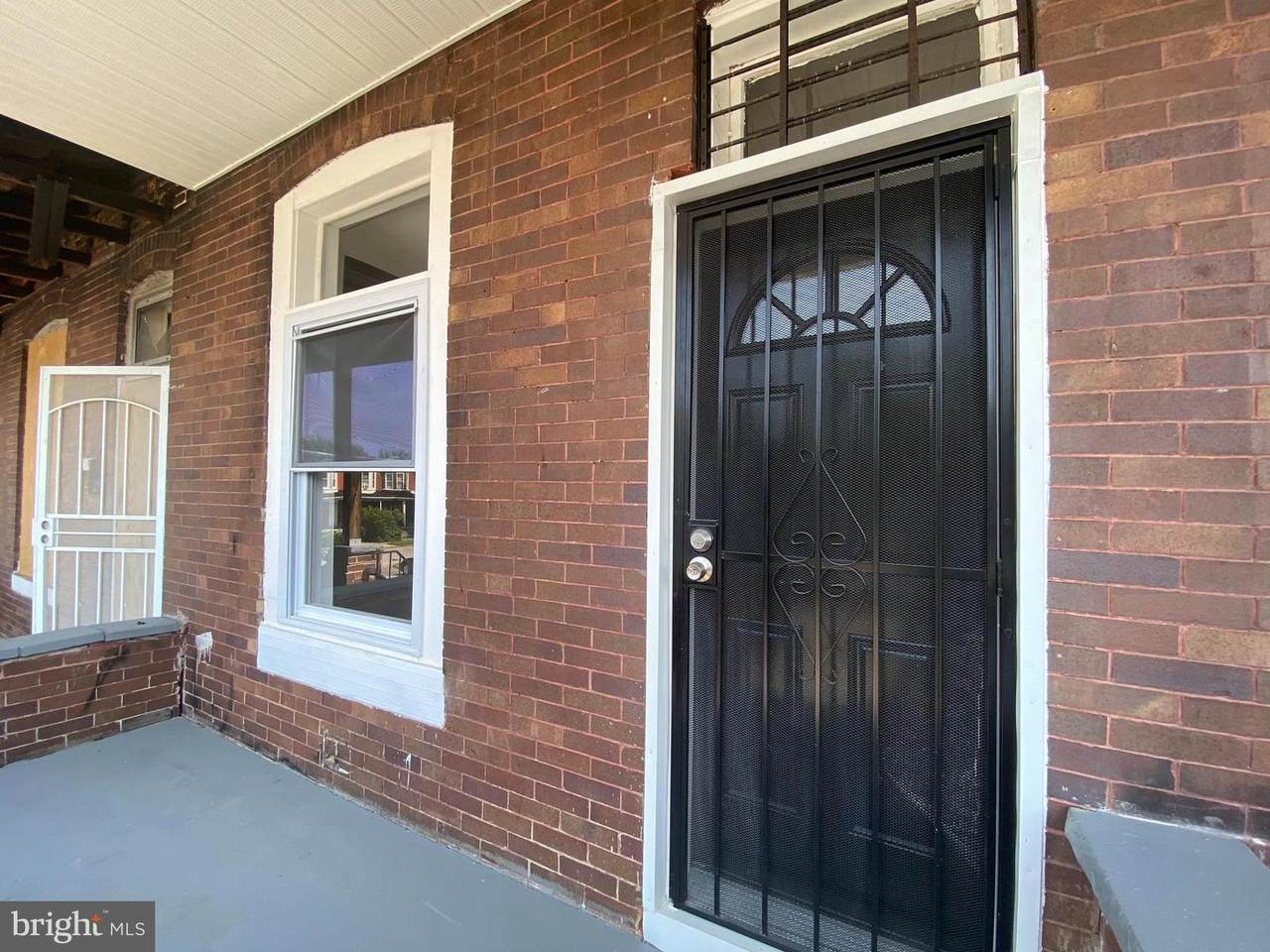 1918 28TH Street - Photo 1