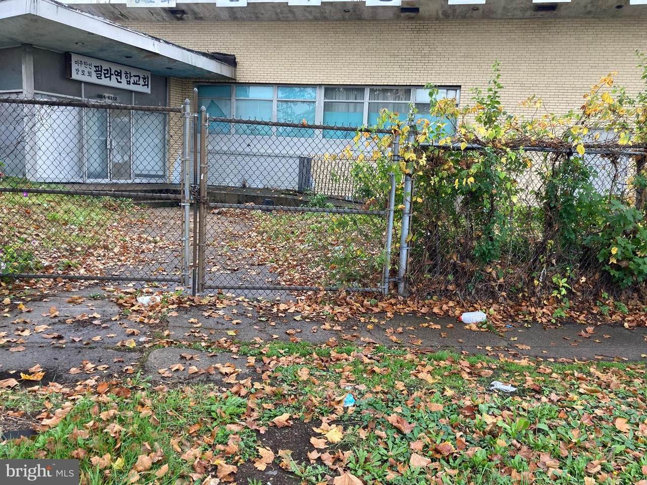 140 Roosevelt Boulevard - Photo 1