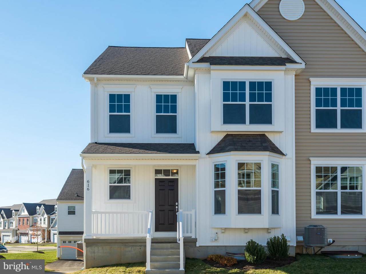 616 Albion Place - Photo 1