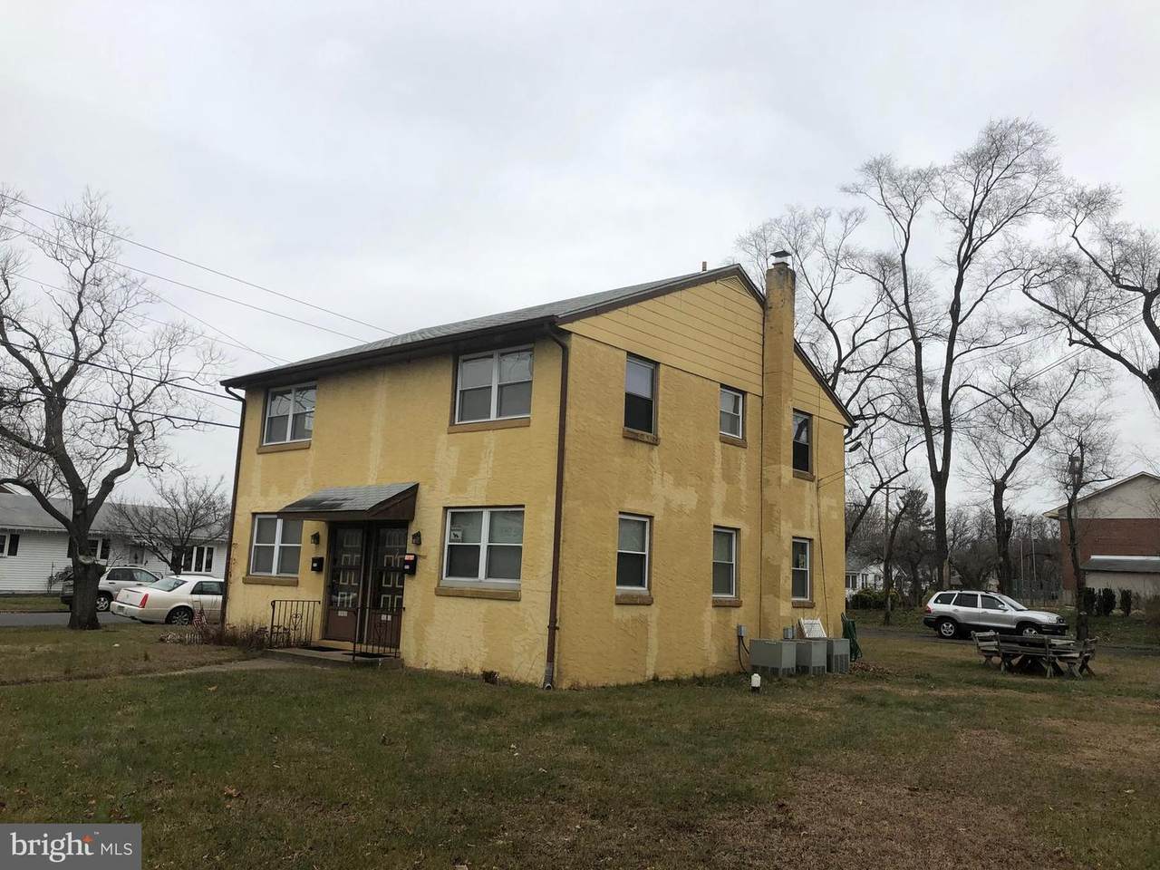 301 Chester Avenue - Photo 1