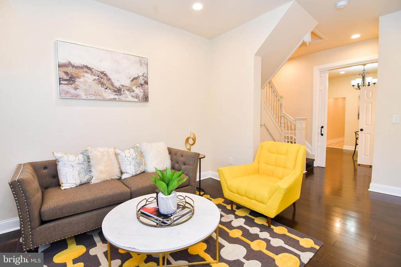2722 Parkwood Avenue - Photo 1