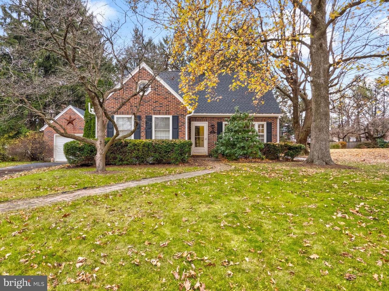 612 13TH Street - Photo 1