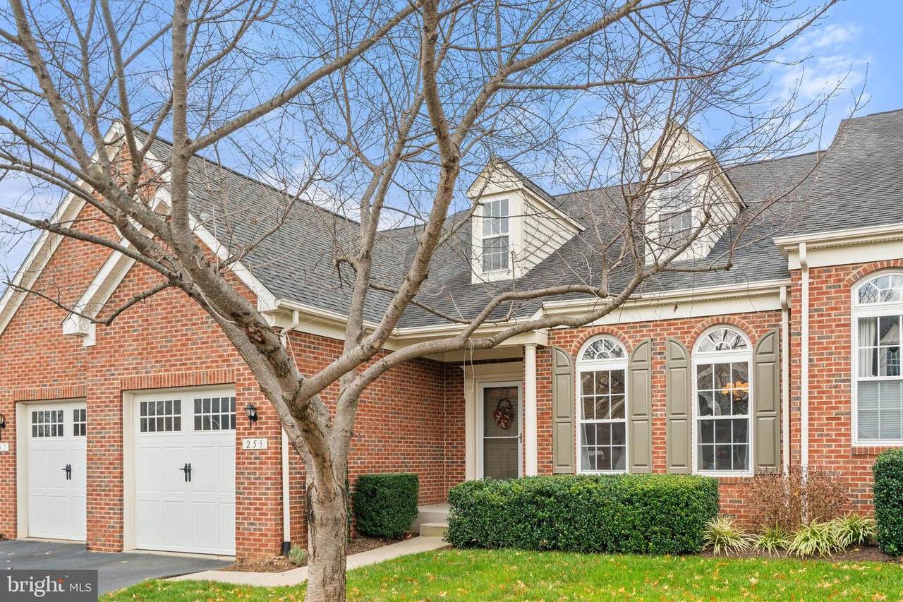 253 Sapphire Court - Photo 1