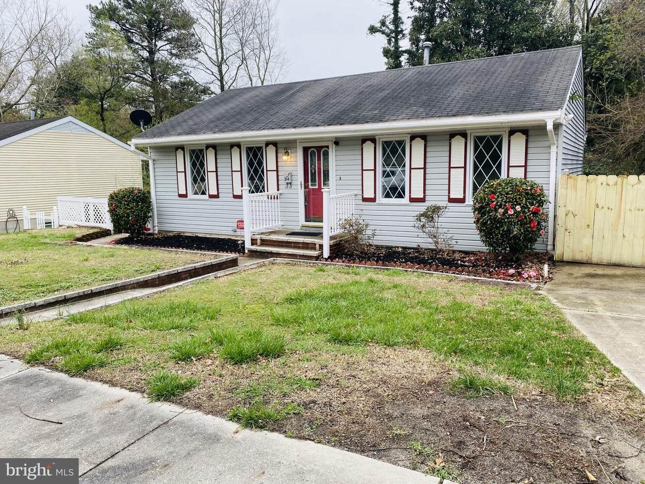 214 Glen Avenue - Photo 1