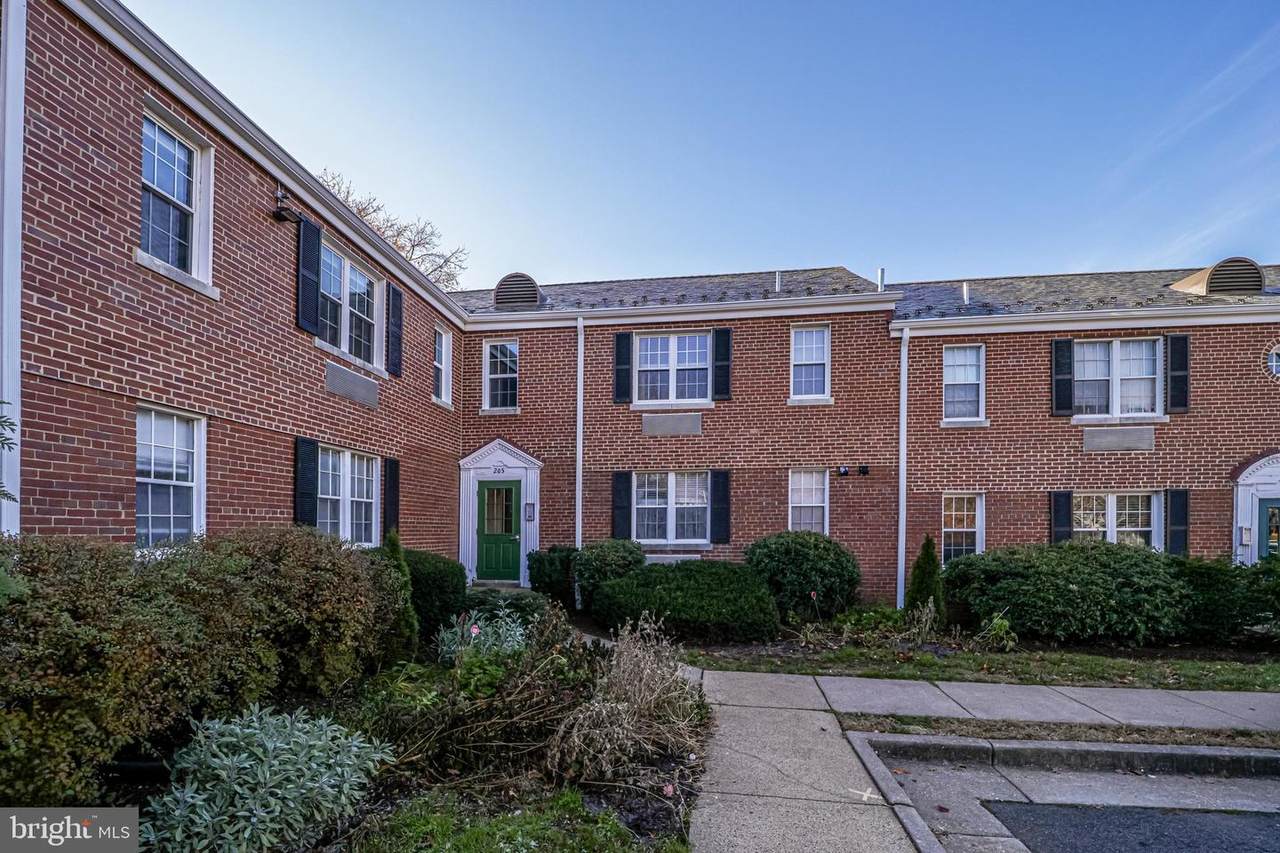 205 Glebe Road - Photo 1